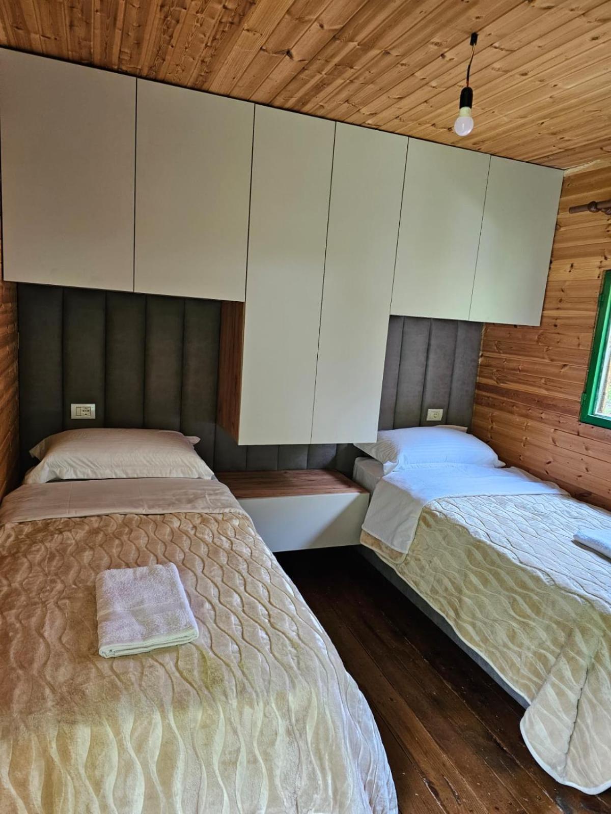Bujtina Zemra Tradites Theth Chambre photo